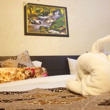 ホテル クリシュナ アムリトサル エクステリア 写真