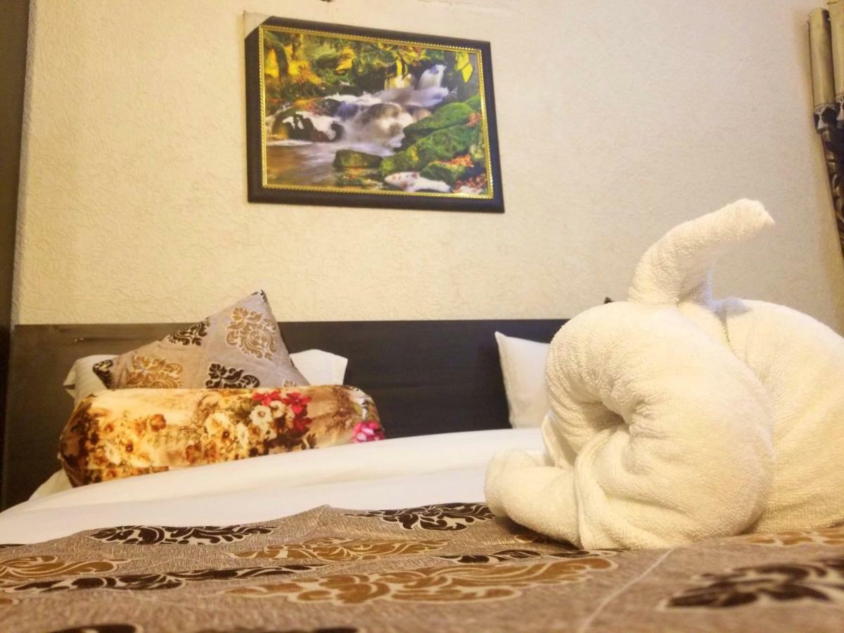 ホテル クリシュナ アムリトサル エクステリア 写真